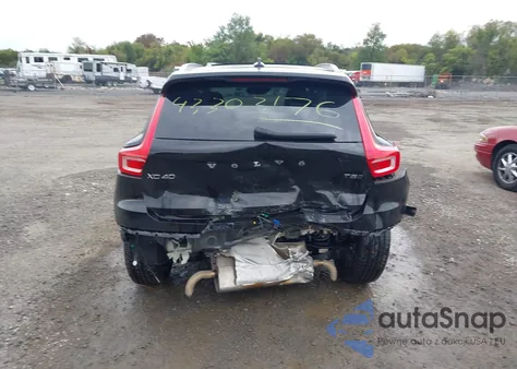 2020 Volvo Xc40 T5 Momentum z USA, uszkodzony, nr VIN YV4162UK0L2196408